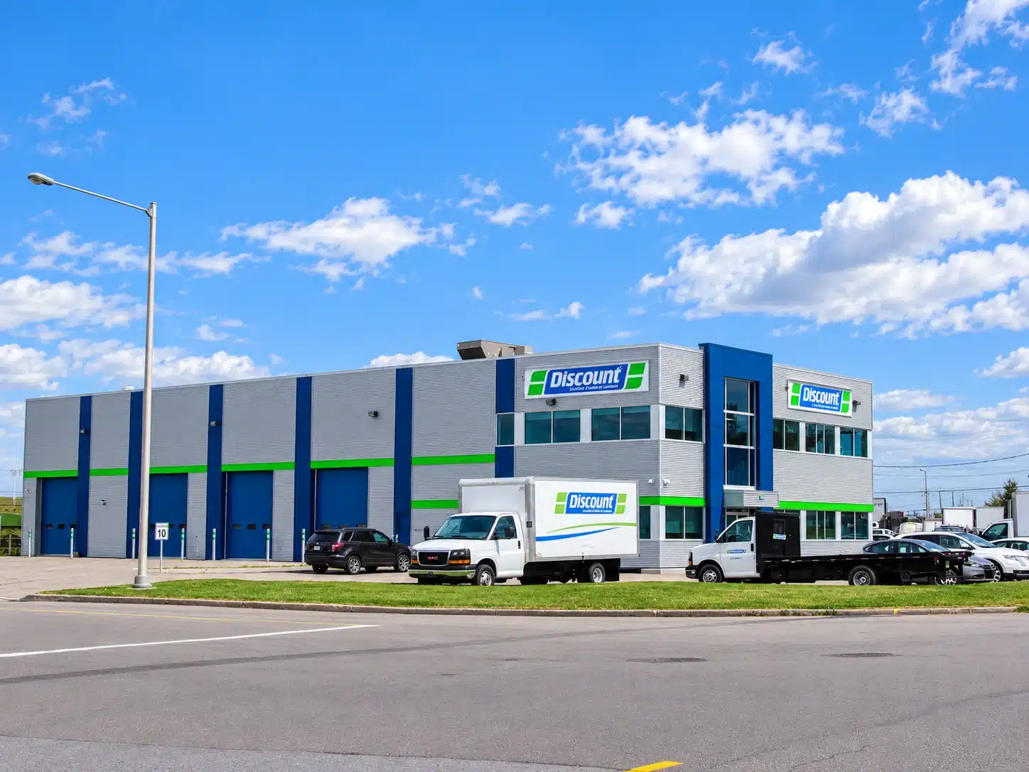 Discount Inc. — Saint-Augustin, réalisation de Constructions M