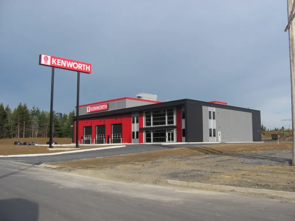 Kenworth Québec-Beauces — Saint-Nicolas et Saint-Georges, réalisation de Constructions M